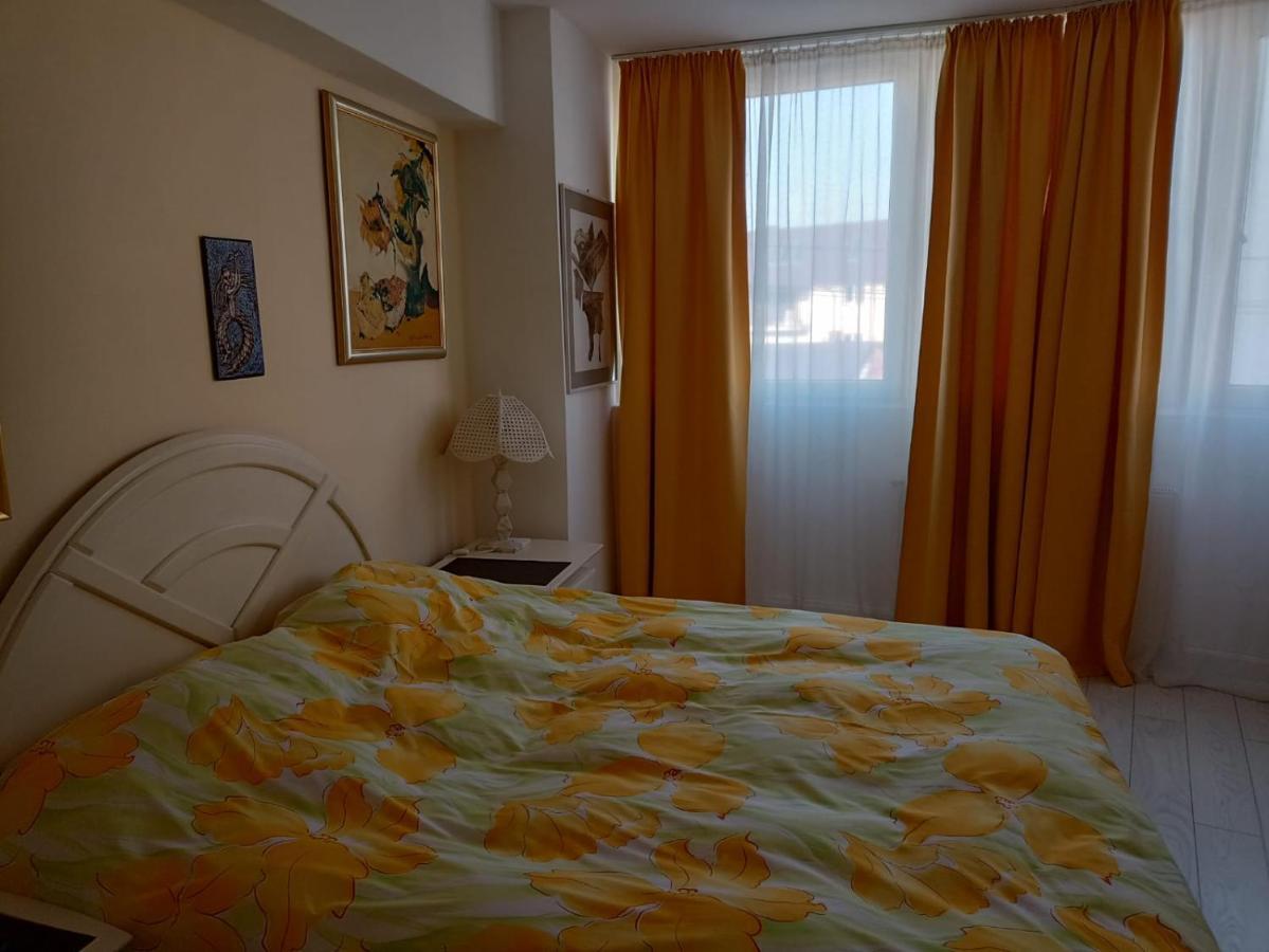 Two Bedroom Apartment Farmec Cluj Napoca Bagian luar foto